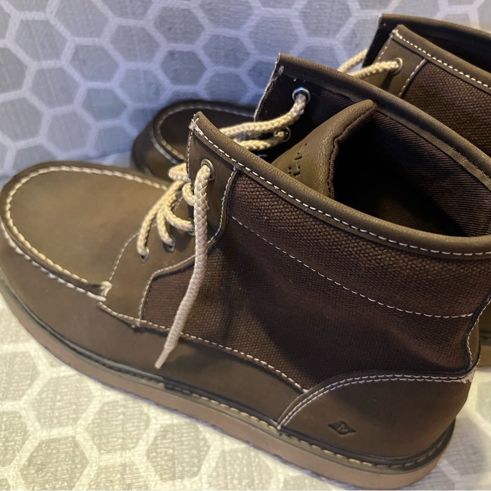 SPERRY boys Rudder boots. Size 7 EUC